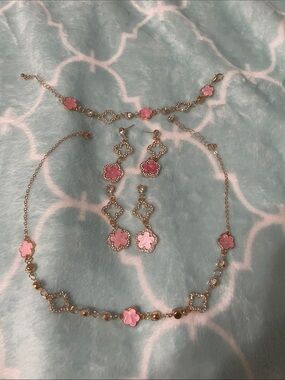 Gold-Tone Pink Flower Necklace and Earring Set